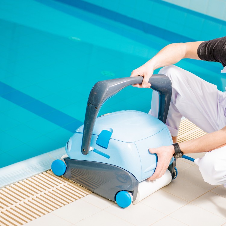 Pool maintenance services in Santa Clarita, CA Pool maintenance services in Santa Clarita, CA