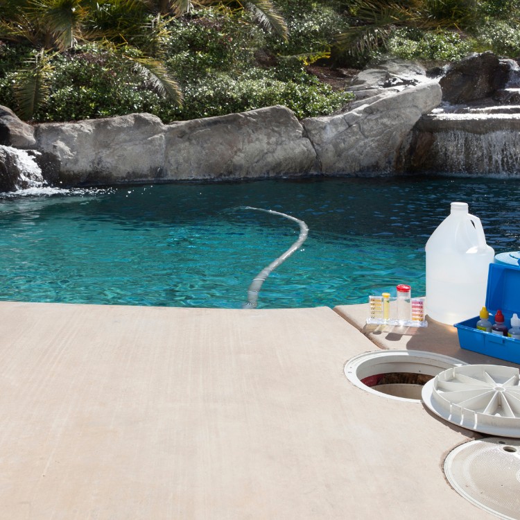 Pool maintenance services in Santa Clarita, CA Pool maintenance services in Santa Clarita, CA