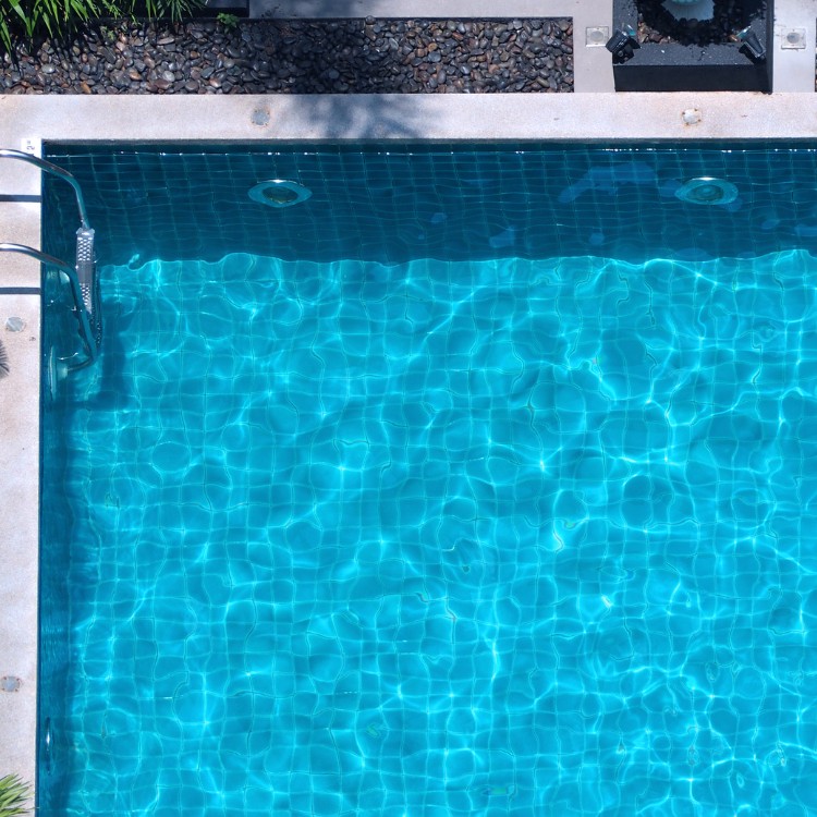 Pool maintenance services in Santa Clarita, CA